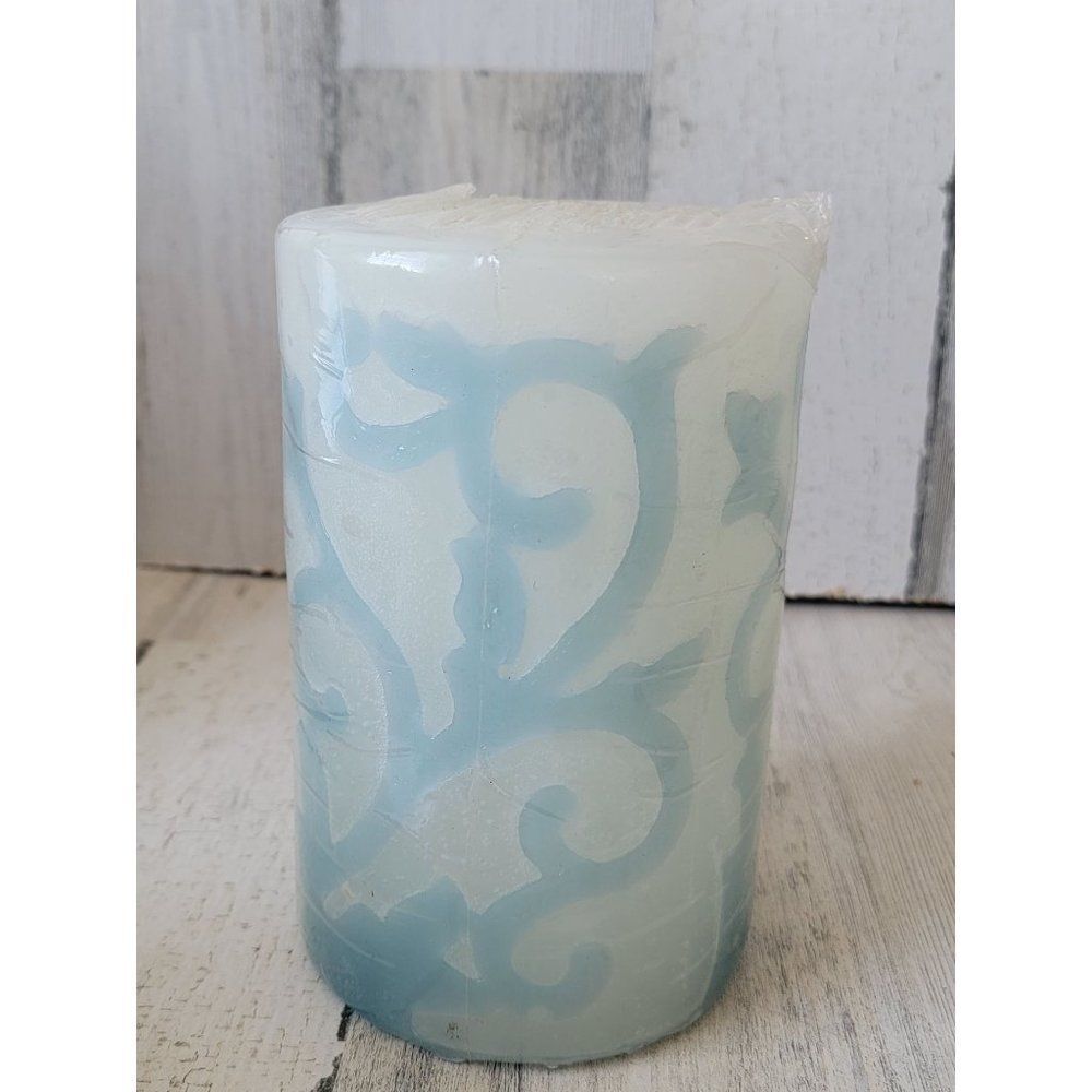 Pier‎ 1 Imports candle pillar cornflower spring Easter decor purple swirl